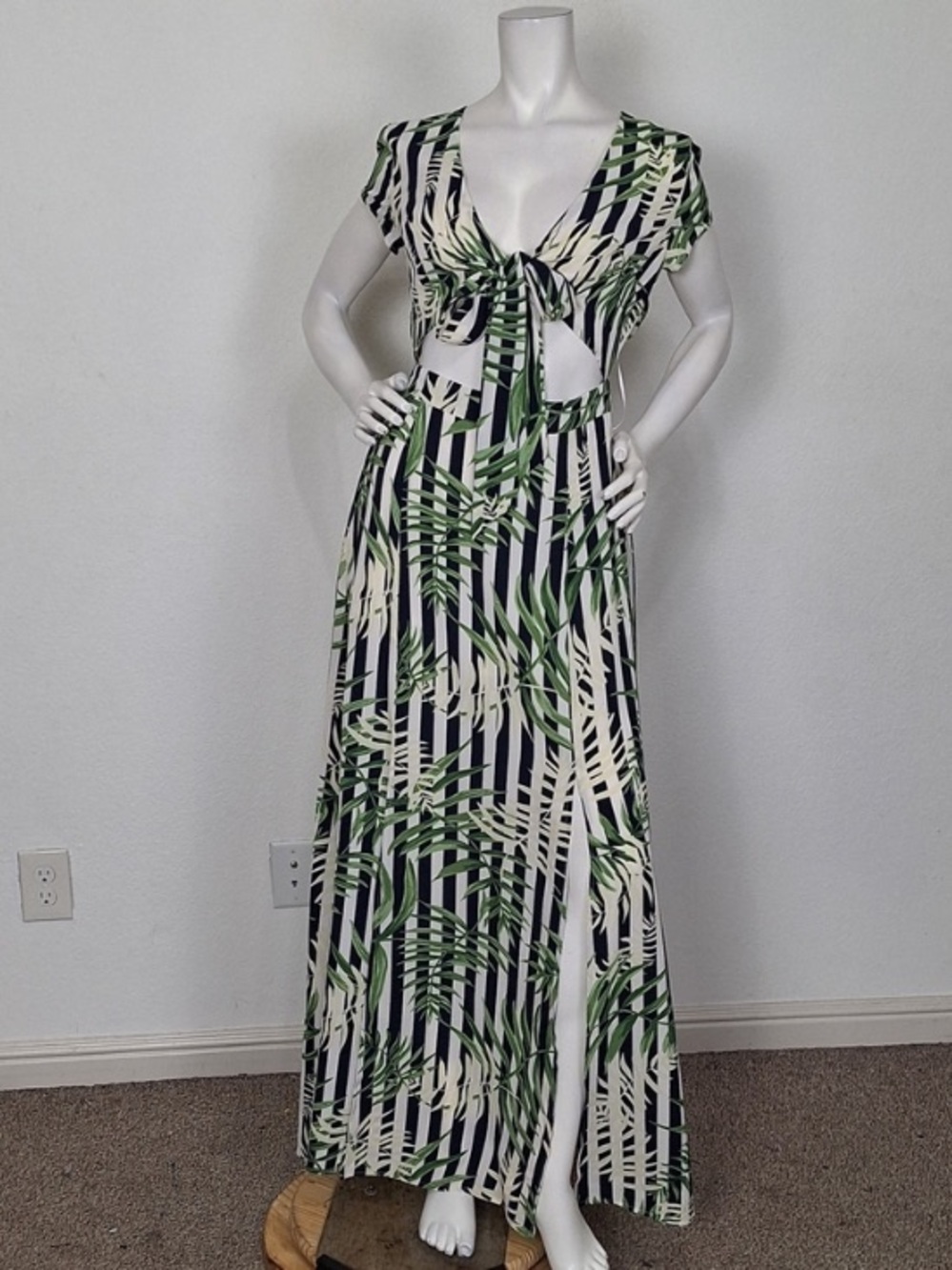 Blithe LA Maxi Dress Green Multi Boho Tropical Print Open Back Maxi Dress Size M - Picture 2 of 15